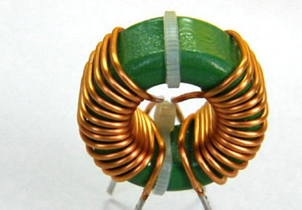 磁環(huán)繞線機(jī)工作原理